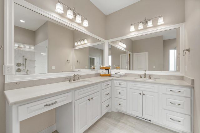 3609 N Crest St, Wichita, KS 67226