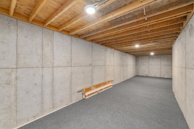 3609 N Crest St, Wichita, KS 67226