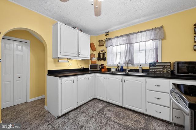 2832 FINLEY AVE, Bensalem, PA 19020