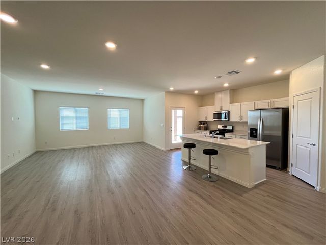 7458 Mason Springs Avenue 63, North Las Vegas, NV 89084