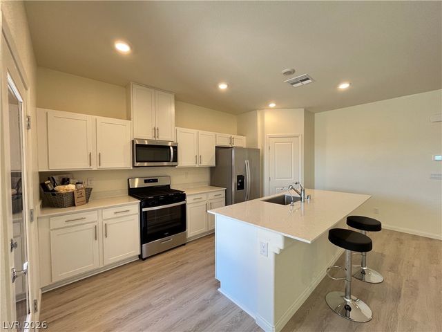 7458 Mason Springs Avenue 63, North Las Vegas, NV 89084