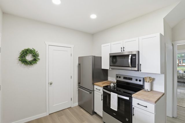 718 E Illinois Ave, Spokane, WA 99207