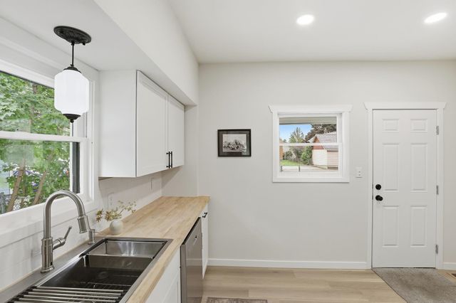 718 E Illinois Ave, Spokane, WA 99207
