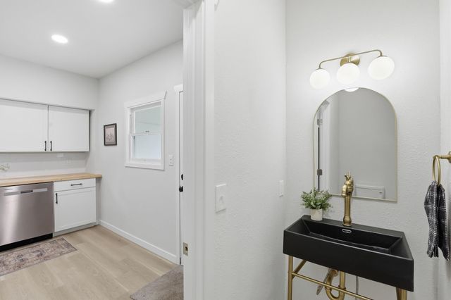 718 E Illinois Ave, Spokane, WA 99207