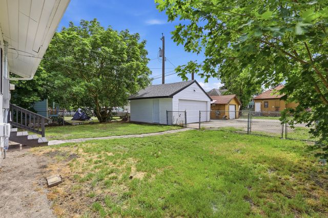 718 E Illinois Ave, Spokane, WA 99207