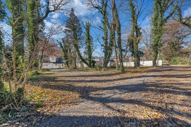 2415 Delaware AVE, Roanoke, VA 24017