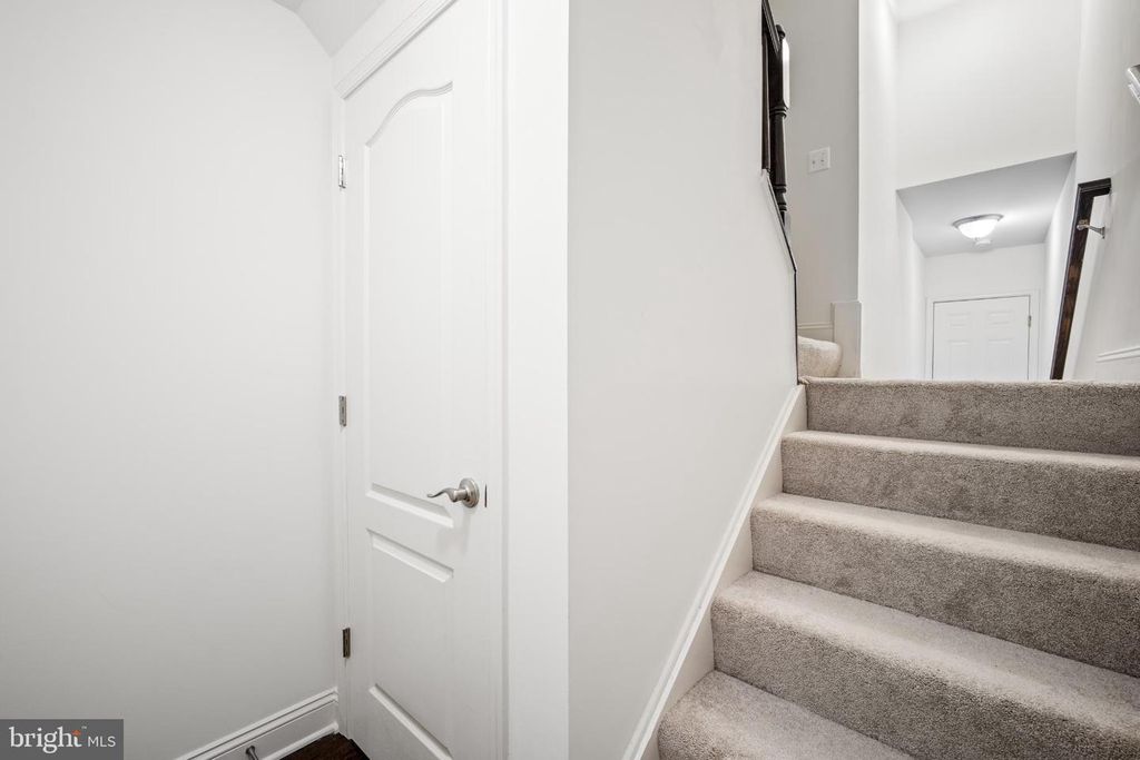 22926 SPICEBUSH DR #1632, Clarksburg, MD 20871