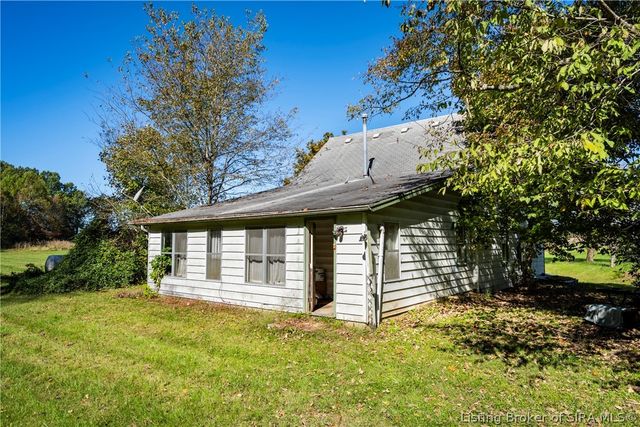 8373 Morgans Lane SE, Elizabeth, IN 47117