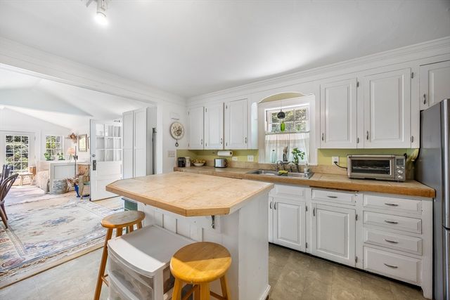12 Rolfes Ln, Newbury, MA 01951