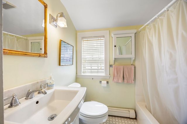12 Rolfes Ln, Newbury, MA 01951
