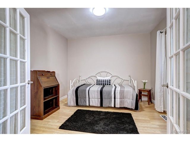 7877 S University Way, Centennial, CO 80122