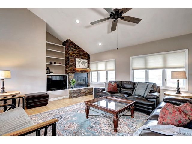 7877 S University Way, Centennial, CO 80122