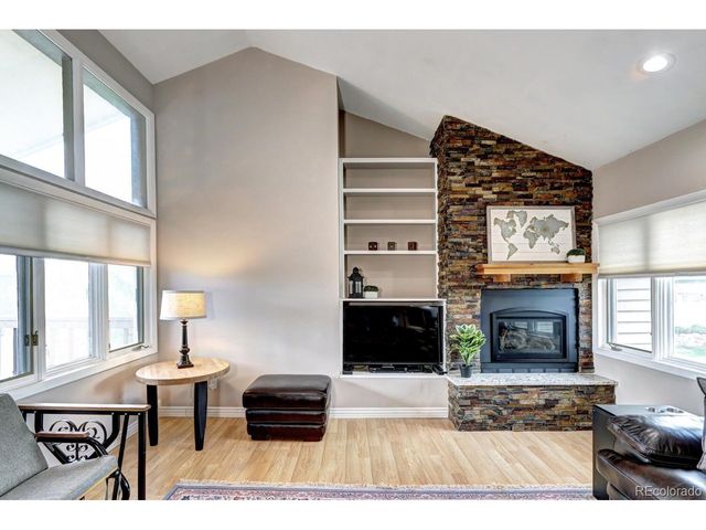 7877 S University Way, Centennial, CO 80122