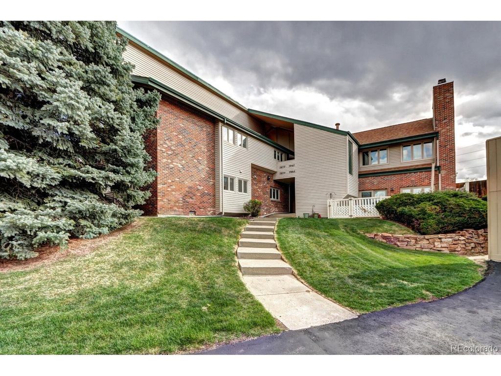 7877 S University Way, Centennial, CO 80122