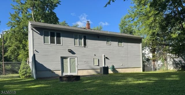 23 Ashwood Dr, Livingston Twp., NJ 07039