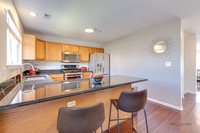 668 E Fountainview Drive, Mundelein, IL 60060
