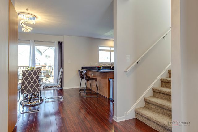 668 E Fountainview Drive, Mundelein, IL 60060