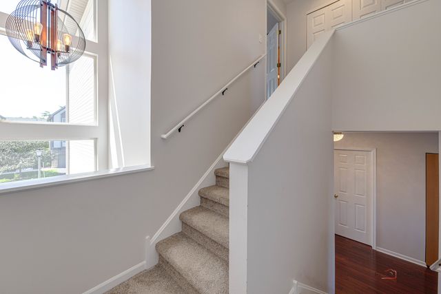 668 E Fountainview Drive, Mundelein, IL 60060