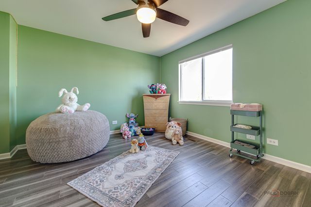 668 E Fountainview Drive, Mundelein, IL 60060