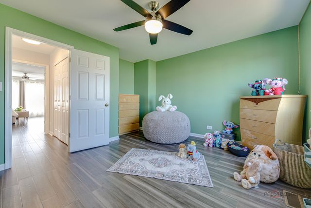 668 E Fountainview Drive, Mundelein, IL 60060