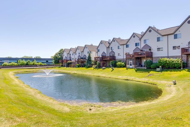 668 E Fountainview Drive, Mundelein, IL 60060