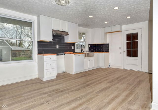 5961 N 200 W, Columbus, IN 47201