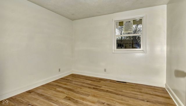 5961 N 200 W, Columbus, IN 47201