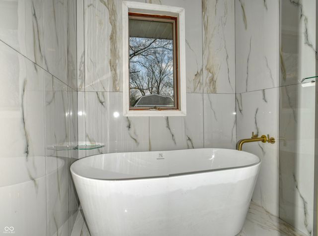 5961 N 200 W, Columbus, IN 47201