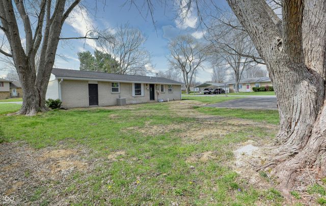 5961 N 200 W, Columbus, IN 47201