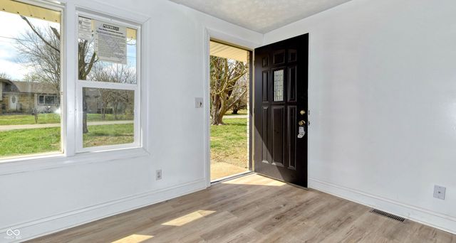 5961 N 200 W, Columbus, IN 47201