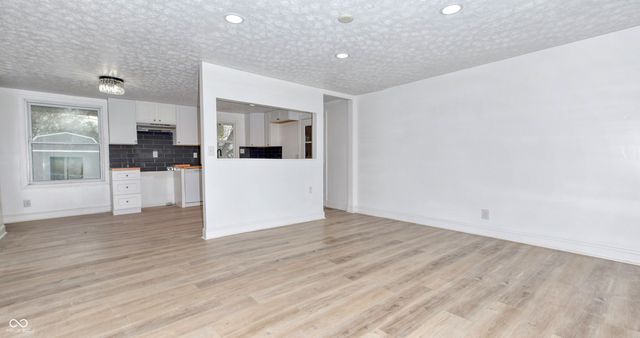 5961 N 200 W, Columbus, IN 47201