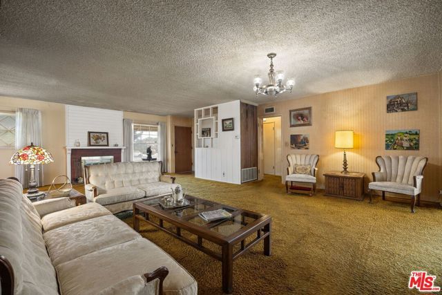 15201 Devonshire Street, Los Angeles, CA 91345