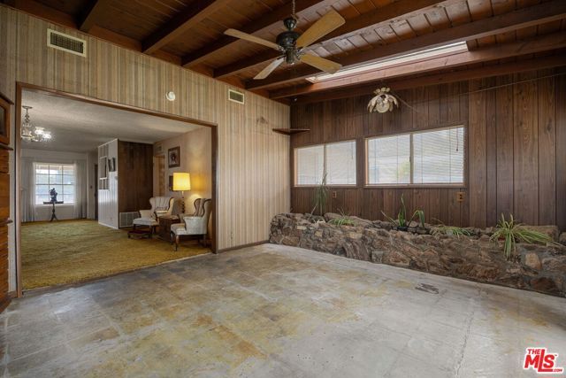 15201 Devonshire Street, Los Angeles, CA 91345