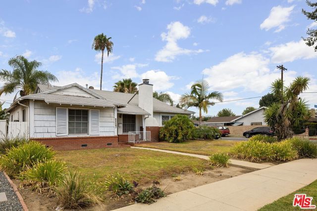 15201 Devonshire Street, Los Angeles, CA 91345