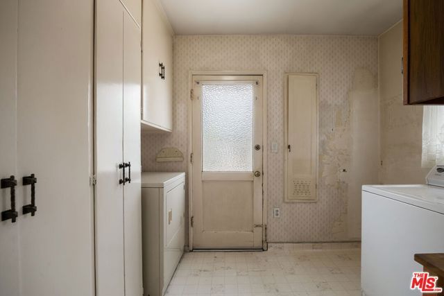 15201 Devonshire Street, Los Angeles, CA 91345
