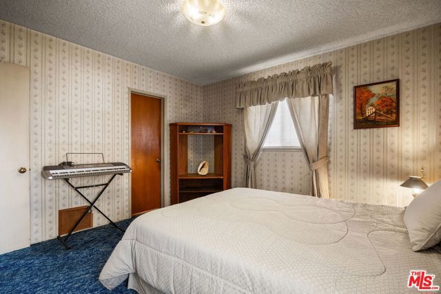 15201 Devonshire Street, Los Angeles, CA 91345