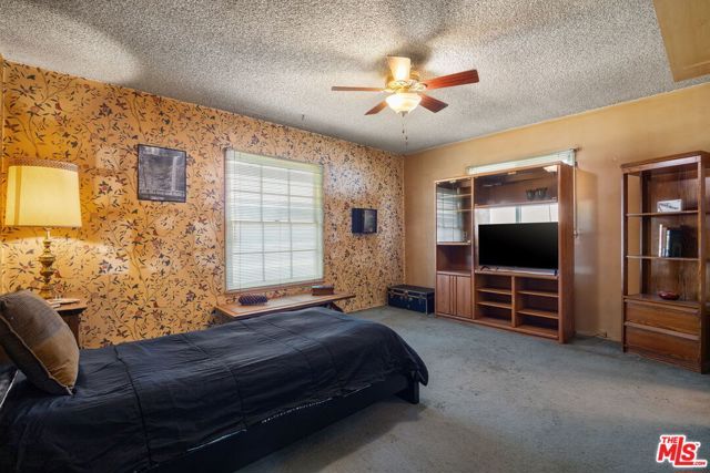 15201 Devonshire Street, Los Angeles, CA 91345