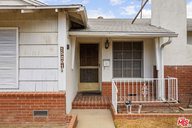 15201 Devonshire Street, Los Angeles, CA 91345