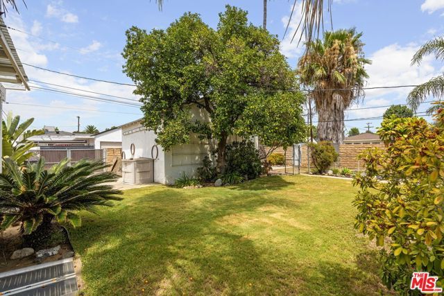 15201 Devonshire Street, Los Angeles, CA 91345