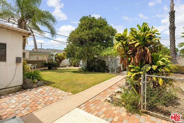 15201 Devonshire Street, Los Angeles, CA 91345