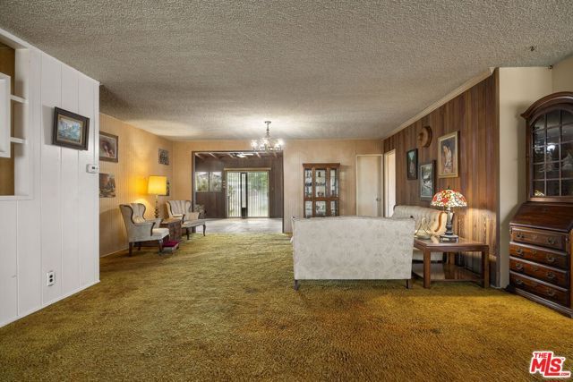 15201 Devonshire Street, Los Angeles, CA 91345