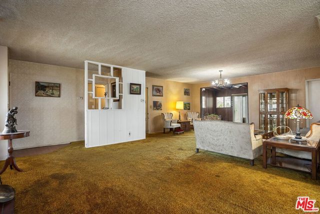 15201 Devonshire Street, Los Angeles, CA 91345