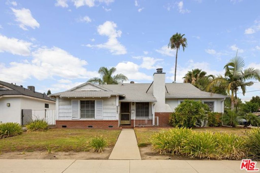 15201 Devonshire Street, Los Angeles, CA 91345