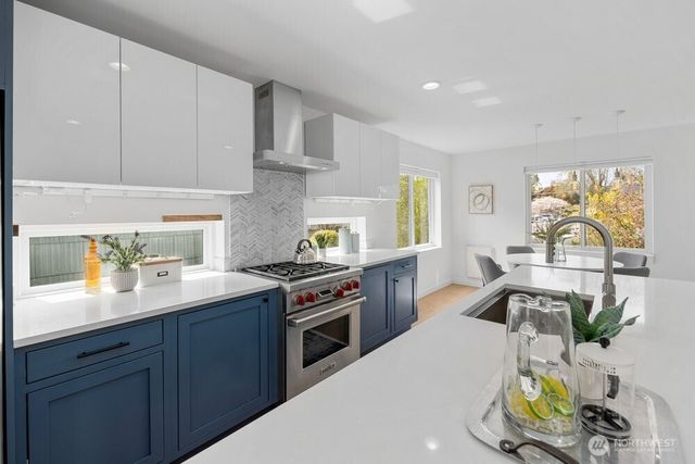 7316 Alonzo Avenue NW, Seattle, WA 98117