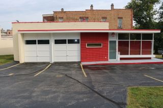 129 E SOUTH Street, Woodstock, IL 60098