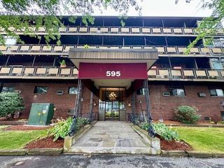595 Revere Beach Pkwy 21, Revere, MA 02151