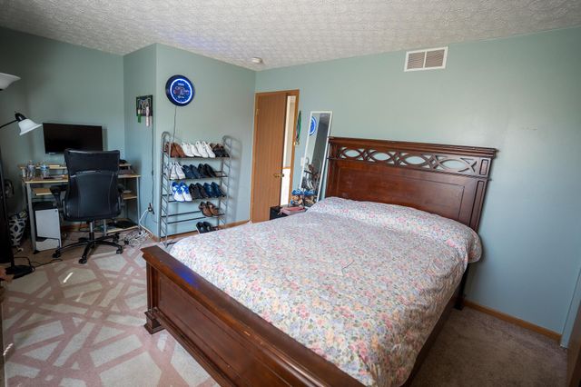 929 Lockmead Court, Pataskala, OH 43062