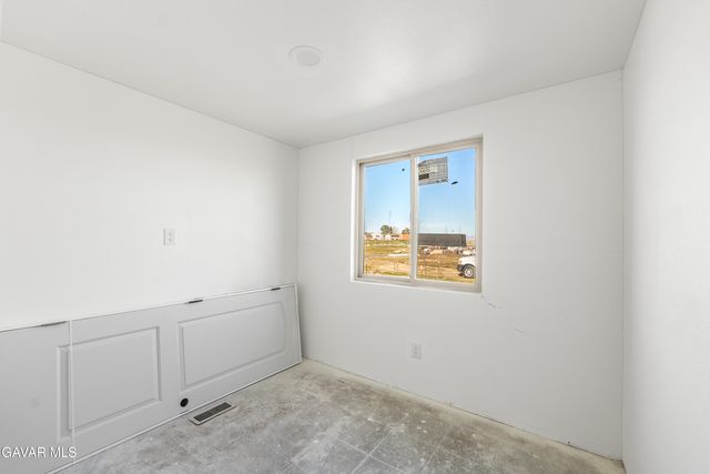 Bellbird 125w Vic H14, Del Sur, CA 93536