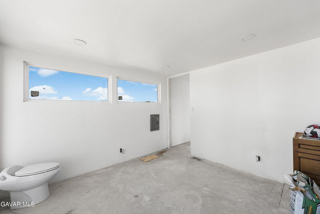 Bellbird 125w Vic H14, Del Sur, CA 93536