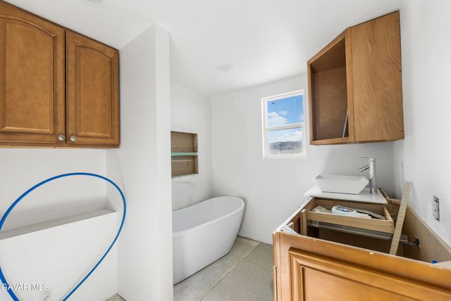 Bellbird 125w Vic H14, Del Sur, CA 93536